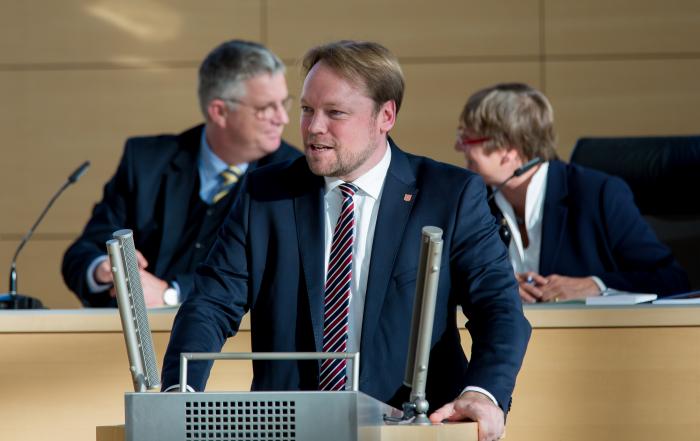 parlamentarischer Geschäftsführer und energiepolitischer Sprecher der FDP-Landtagsfraktion, Oliver Kumbartzky